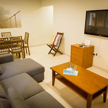 Apartment 3 Dormitorios Con Balcon Junto Calle Larios